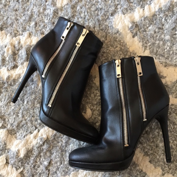 Forever21 heeled ankle booties, faux leather - Picture 2 of 6
